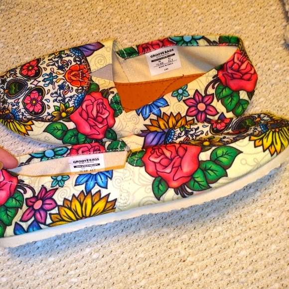 Grove Bags 10.5 NWOB Slip On - Picture 5 of 5